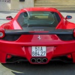 Siêu xe Ferrari 458 italia đỏ của Phan Thành trên đường phố