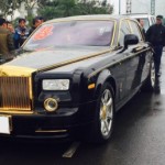 Đại gia Quảng Ninh rước dâu bằng xe Phantom mạ vàng
