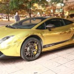 Siêu xe Lamborghini bọc vàng của đại gia Ninh Bình trên phố