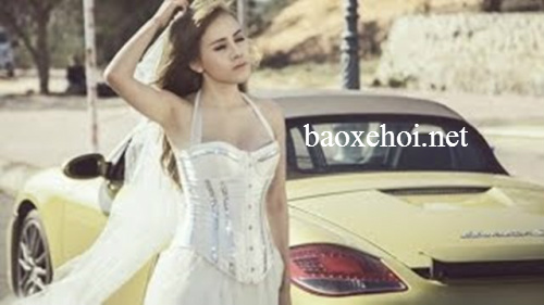 Bà Tưng hát rất hay với xe sang và trai đẹp - Baoxehoi