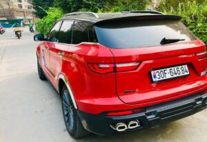 Xe Zotye Z8 nhái màu đỏ ở Hà Nội