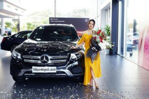 Xe sang Mercedes của Phạm Quỳnh Anh