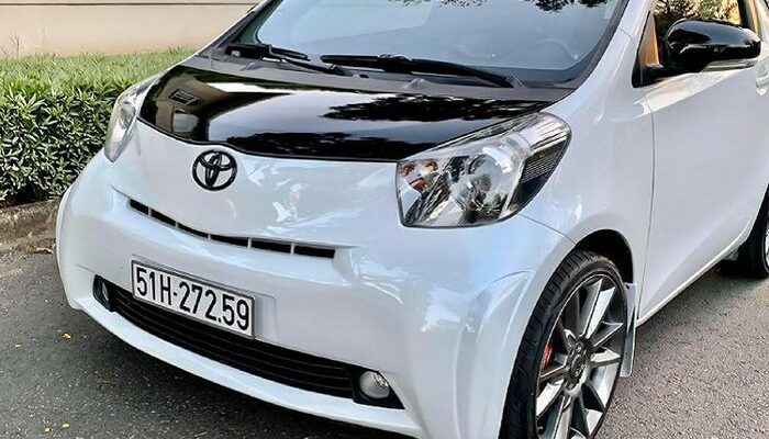 Toyota iQ microsized car now available in Oz