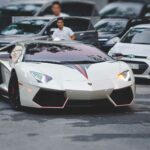 Gái xinh choáng khi taxi Grab đón bằng Lamborghini 30 tỷ
