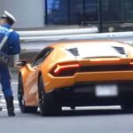 CSGT đạp xe đuổi theo Lamborghini Huracan vi phạm để xử phạt