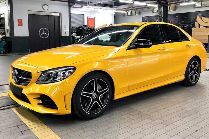 Mercedes C300 AMG sơn màu vàng cực độc - Baoxehoi